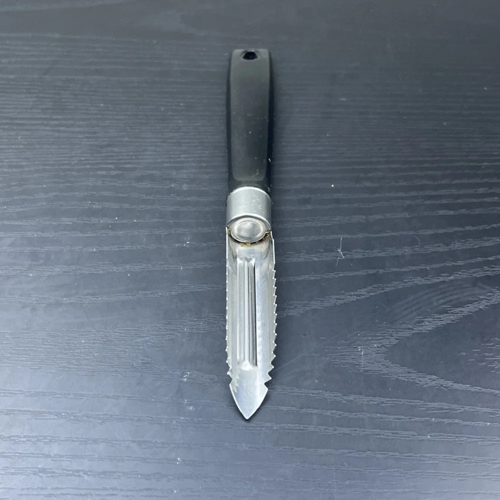 Vintage EKCO Peeler Corer Zig Zag Serrated Stainless Blade Black Handle USA